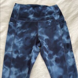 Sports leggings in marble blue